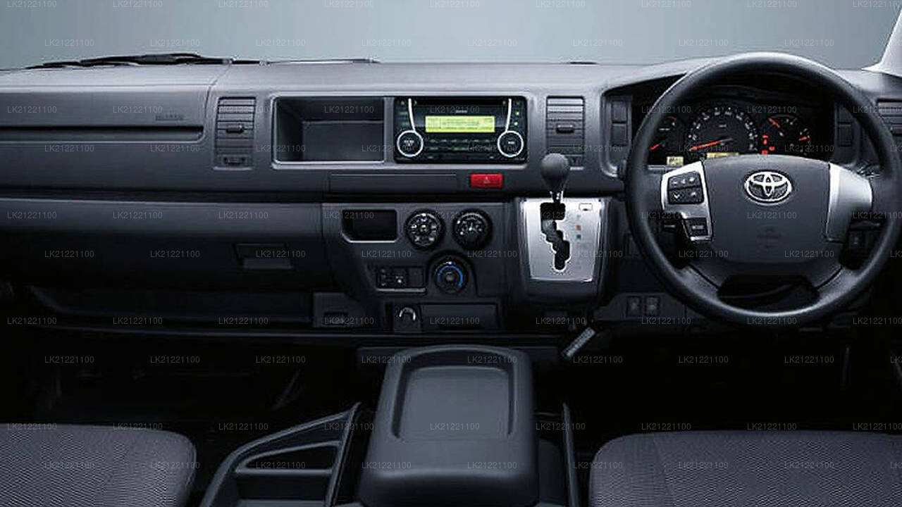 Toyota Regius Standard Van (Selvkørende)