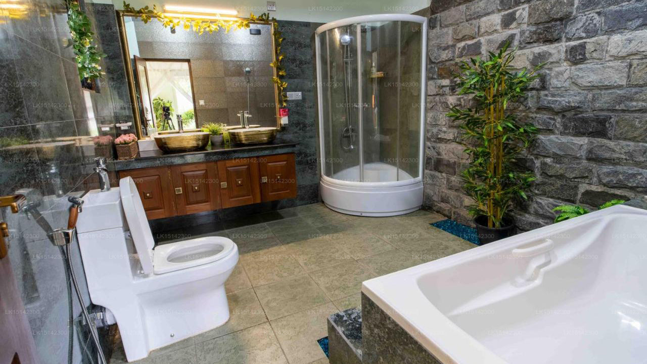 Hidden Paradise, Piliyandala