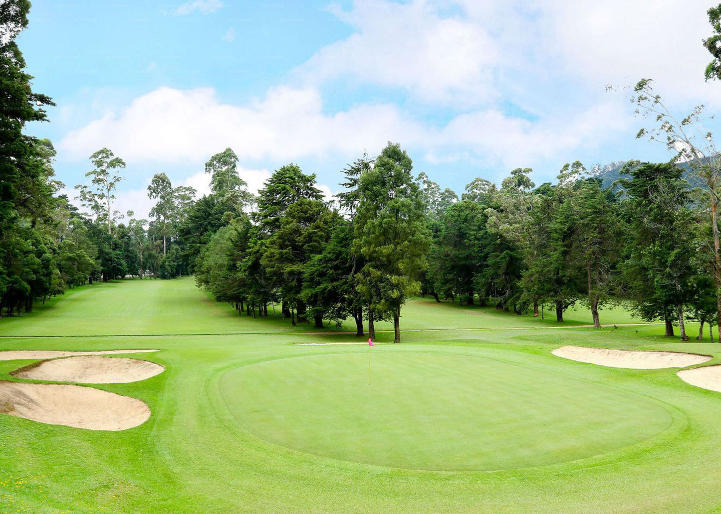 Nuwara Eliya Golf Club, Nuwara Eliya