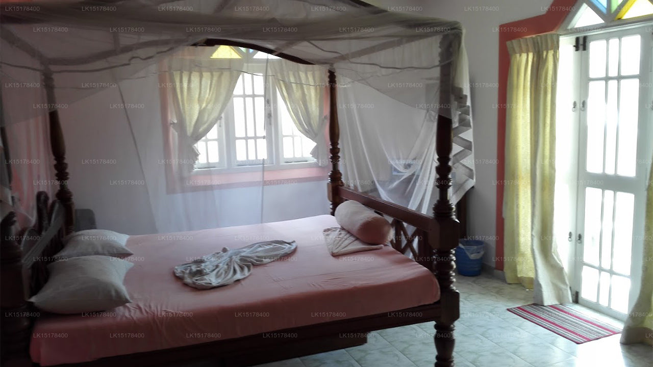 The Blue Eyes Inn, Unawatuna