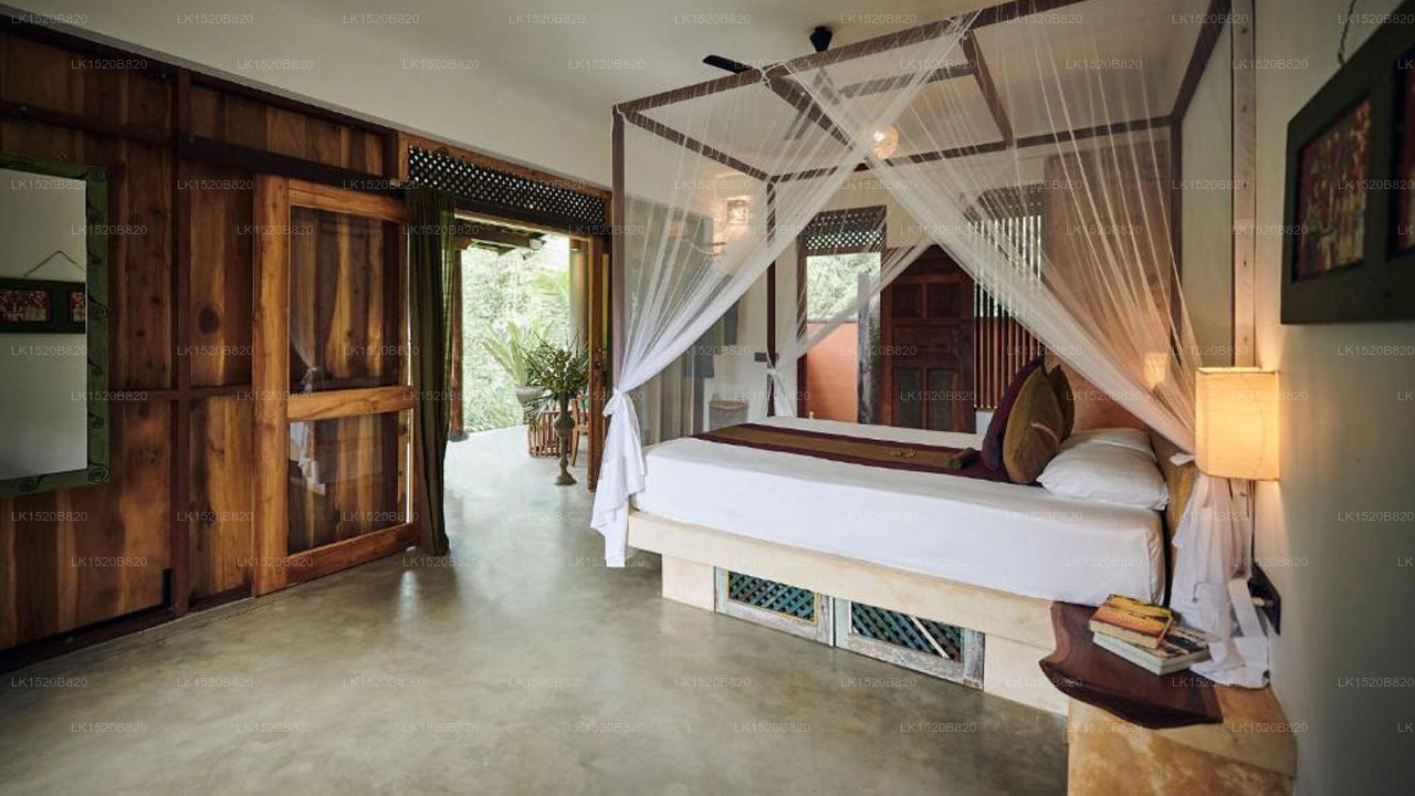 Casa Vana, Hiriketiya