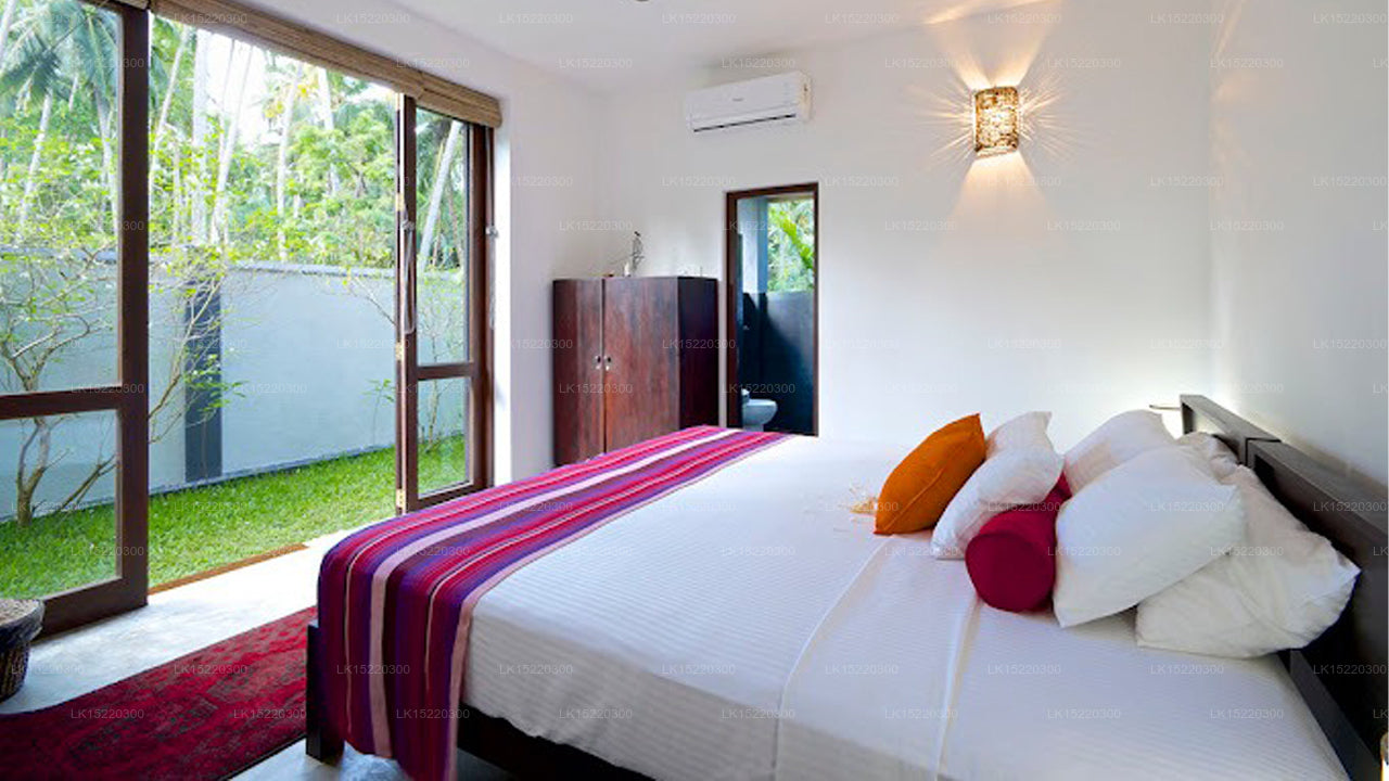 Salt House, Dikwella