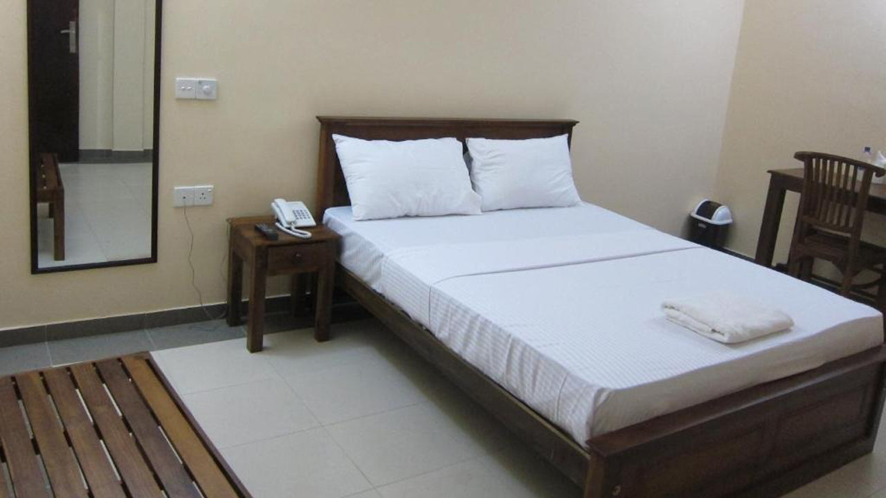 Hotel Oviya, Vavuniya