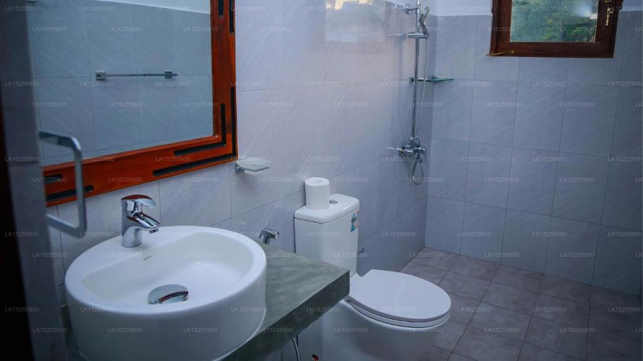 Grand Ella Motel, Ella