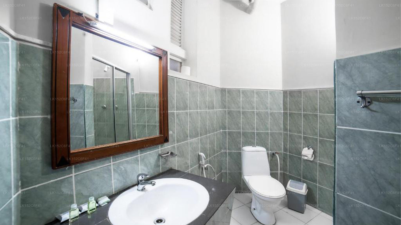 Hikkaduwa Beach Hotel, Hikkaduwa