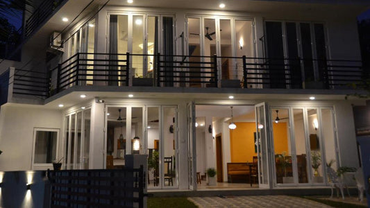 House on the Bend, Hiriketiya