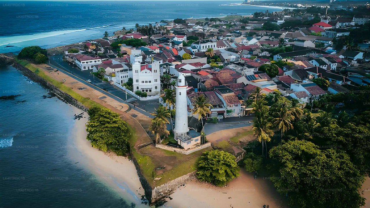 Privat transport fra Negombo til Hiriketiya med sightseeingstop