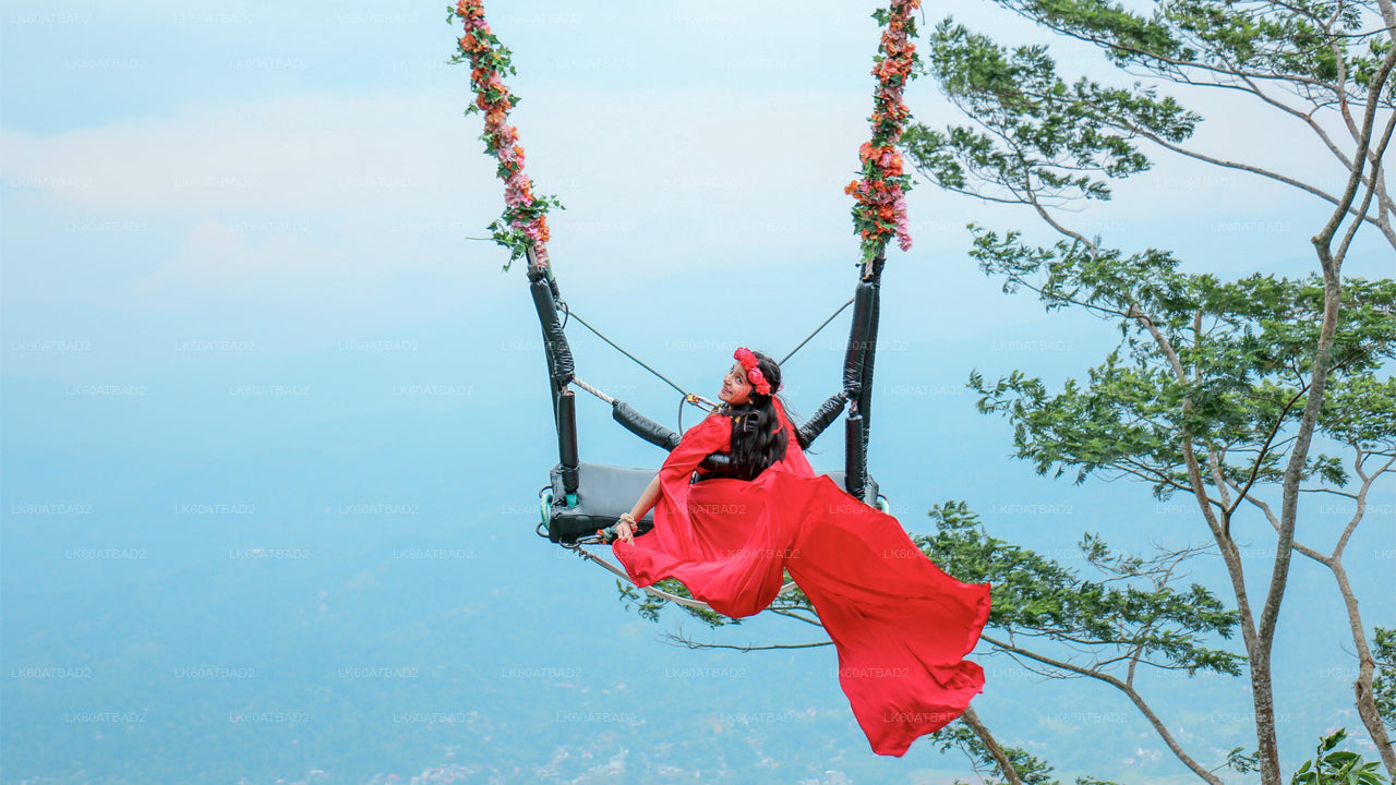 Sving ved Ambuluwawa med panoramaudsigt over Kandy
