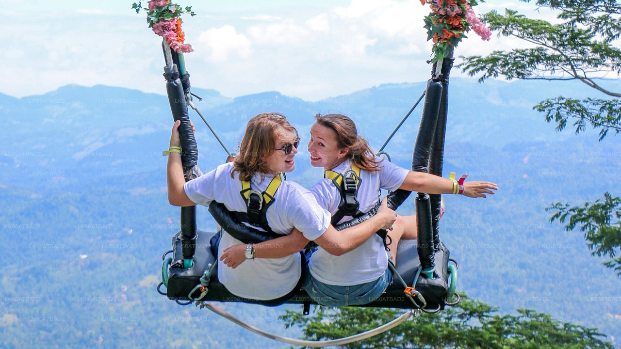 Sving ved Ambuluwawa med panoramaudsigt over Kandy