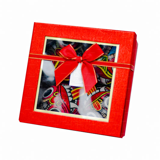 Sri Lankas traditionelle Raksha-masker (Mayura, Maru, Agni, Naga) malet over kokosnøddeskaller (pakke med 4)