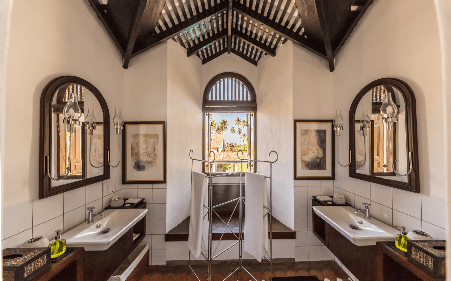 Nyne Hotels Landesi, Galle