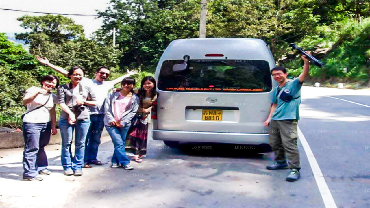 Colombo (CMB) Lufthavn til Badulla by privat transfer