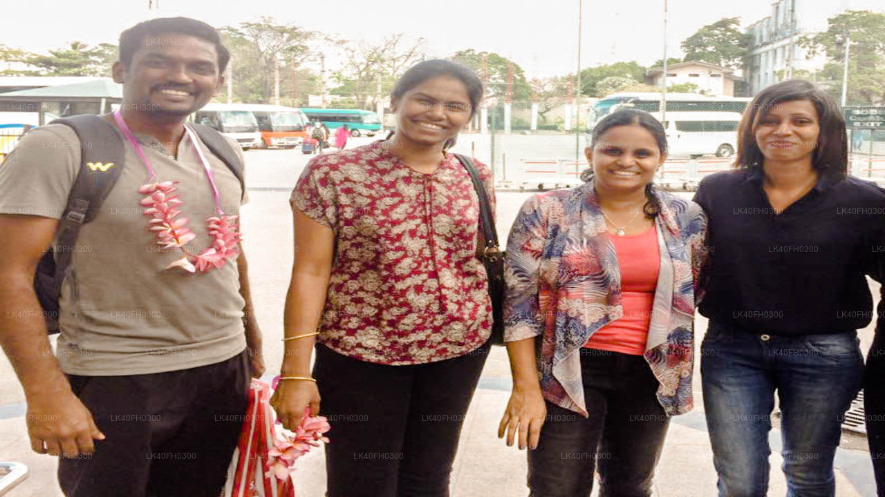 Mattala (HRI) Airport til Aluthgama City Privat Transfer