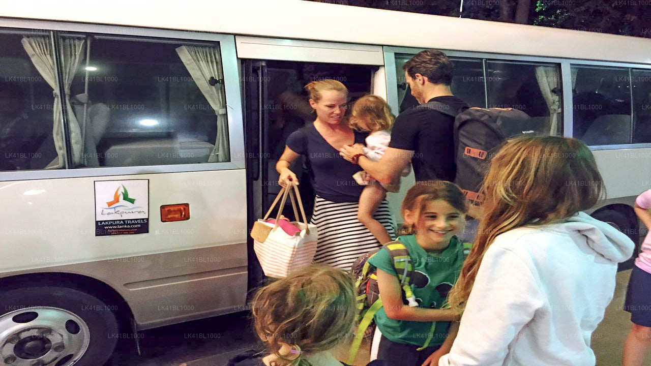 Kadapola City to Colombo Airport (CMB) Private Transfer