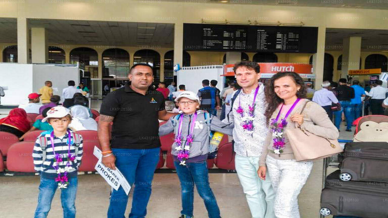 Transfer between Colombo Airport (CMB) and Villa Angeles, Induruwa