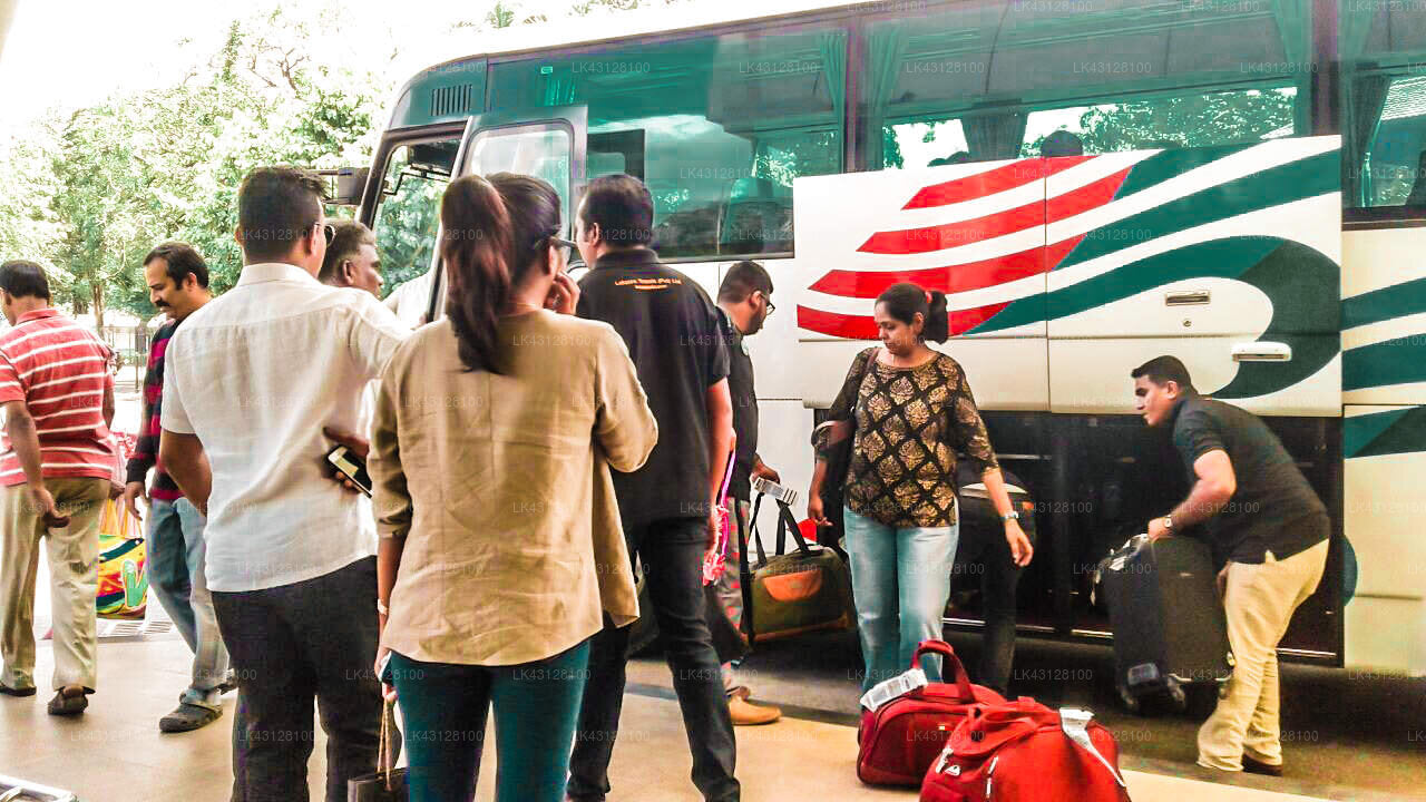 Transfer between Colombo Airport (CMB) and Villa Angeles, Induruwa