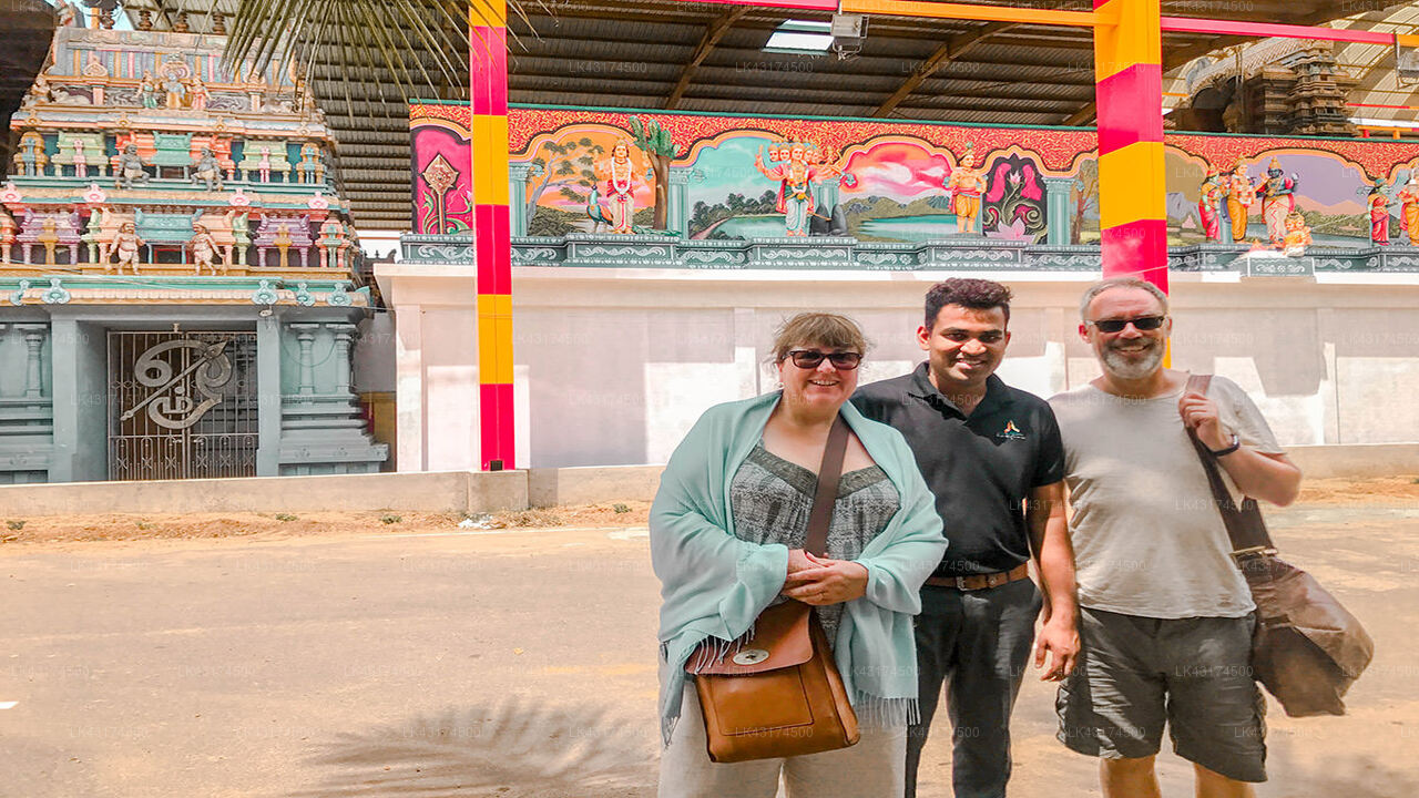 Transfer between Colombo Airport (CMB) and Glass House Kandy, Kandy