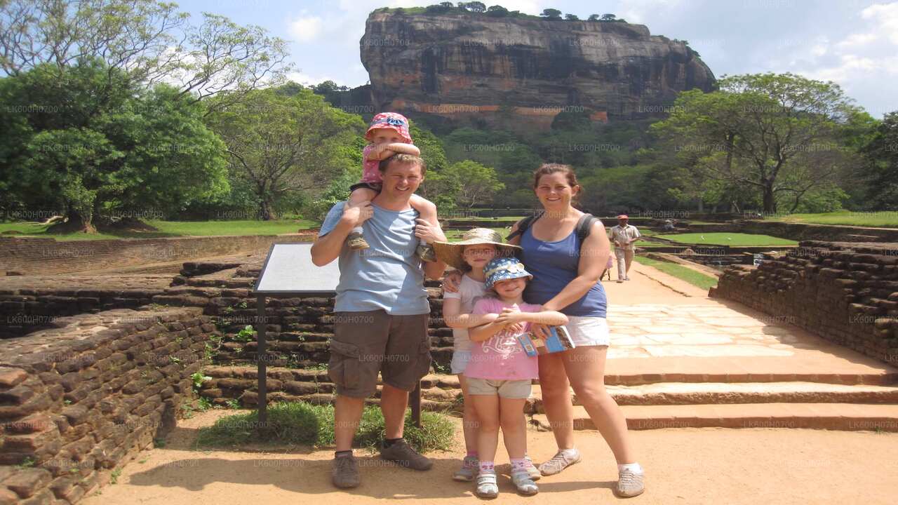 Sigiriya Rock og Village Tour fra Colombo