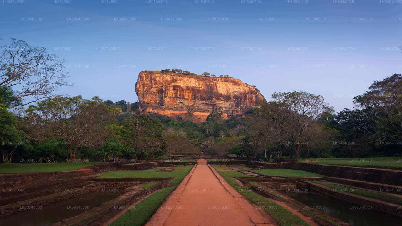 Sigiriya Rock og Dambulla fra Panadura